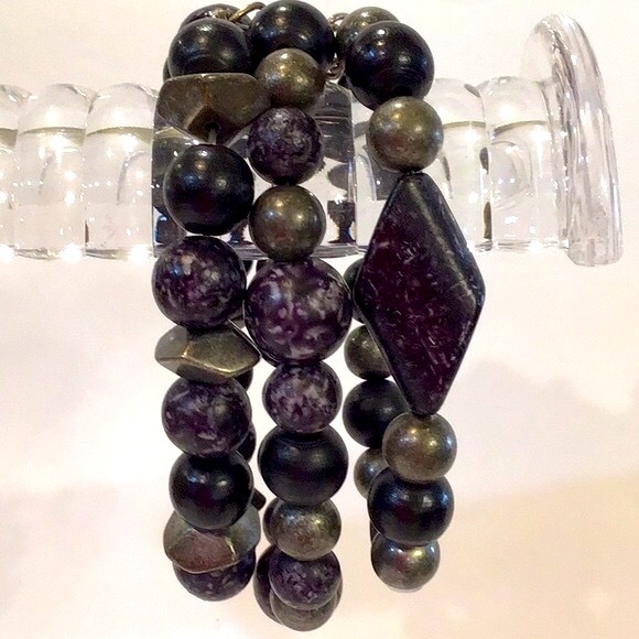 3 pc set!  Purple Necklace, earrings & triple bracelets like new - Picture 6 of 10